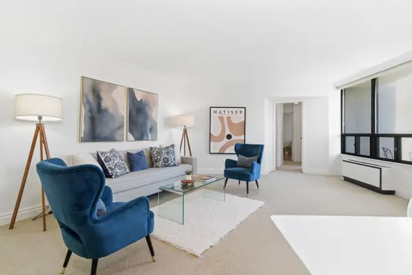 296 Mill RD #Ph 21, Toronto W08, ON M9C 4X8