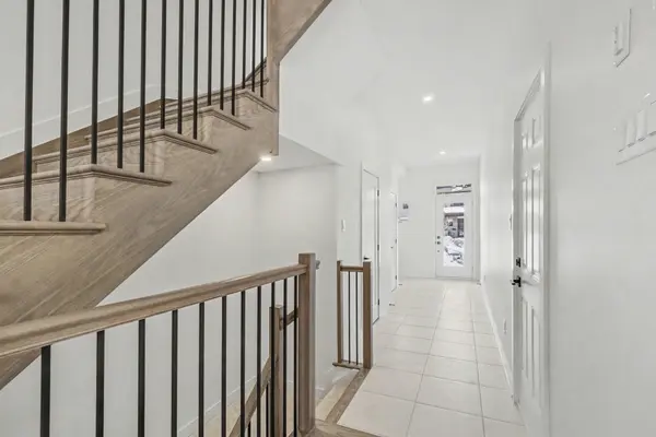 943 Cologne ST, Russell, ON K0A 1W0