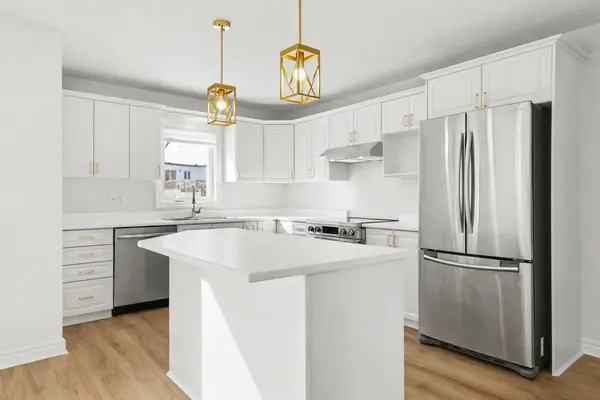 28 Honore CRES, The Nation, ON K0A 2M0