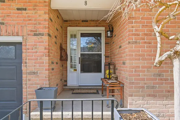 10 Elderwood DR #8, St. Catharines, ON L2S 3G4