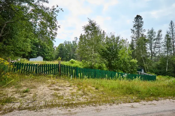 185 Halls RD E, Magnetawan, ON P0A 1Z0