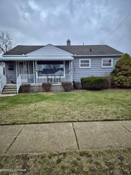 29561 Rosemont ST, Roseville, MI 48066