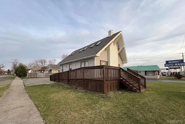 509 Elizabeth Lake Road, Waterford Charter Township, MI 48328