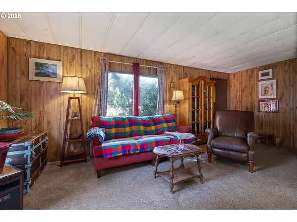 33986 MOBILE LN, Scappoose, OR 97056