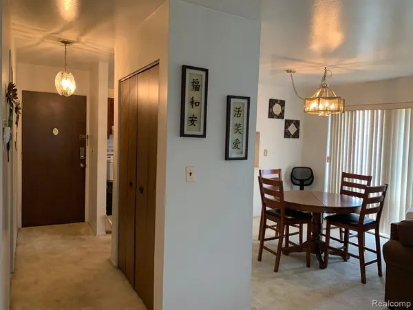 22140 Dante #209, Oak Park City, MI 48237