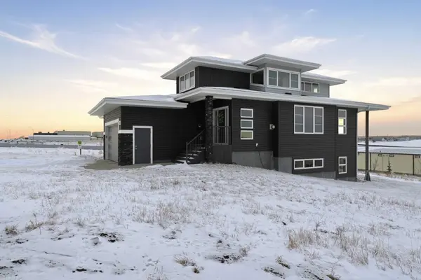 38 Vista Close, Blackfalds, AB T4M 0L3