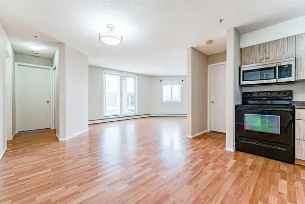 1717 60 ST SE #102, Calgary, AB T2A 7Y7