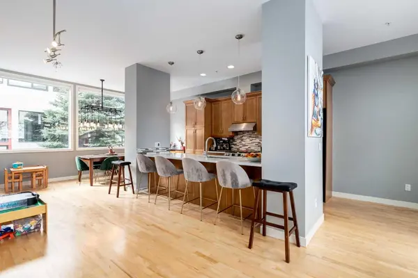 1720 12 ST SW #107, Calgary, AB T2T3M9