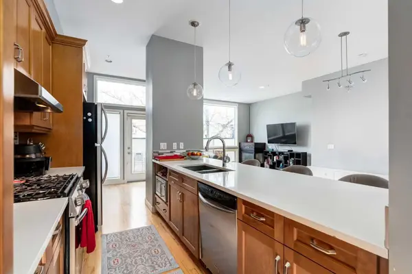 1720 12 ST SW #107, Calgary, AB T2T3M9