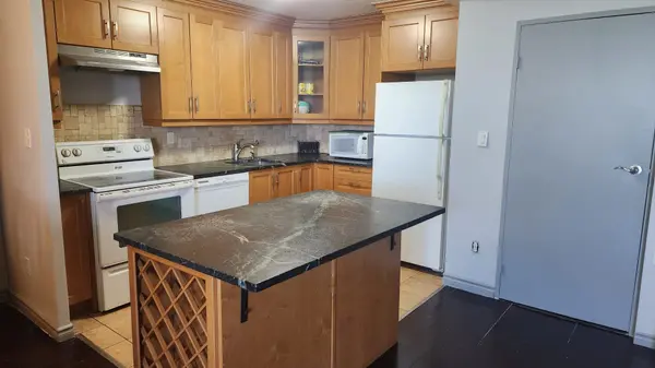 20 Edgecliff Golfway E #1715, Toronto C11, ON M3C 3A4