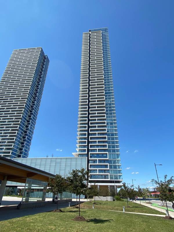 950 Portage Pkwy #4607,  Vaughan,  ON L4K 0J7