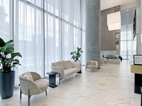 950 Portage Pkwy #4607, Vaughan, ON L4K 0J7