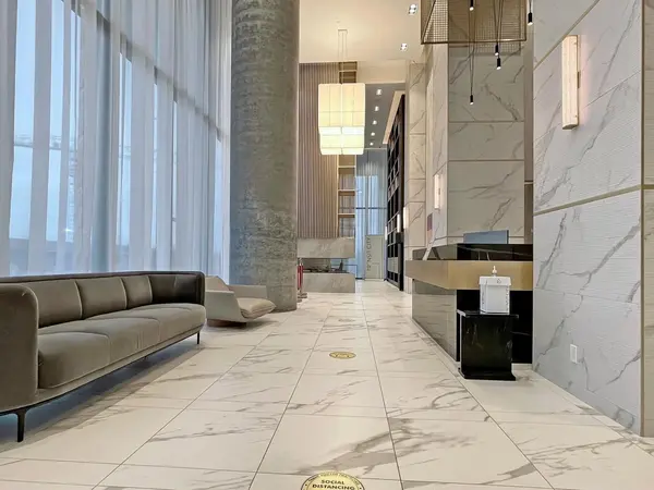 950 Portage Pkwy #4607, Vaughan, ON L4K 0J7