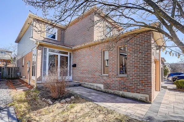 43 Bluesky CRES, Richmond Hill, ON L4C 8J2
