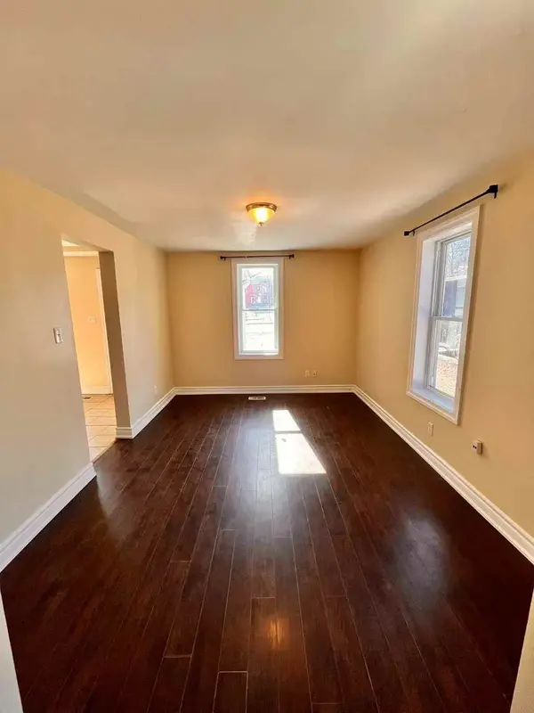 96 John ST, Barrie, ON L4N 2K5