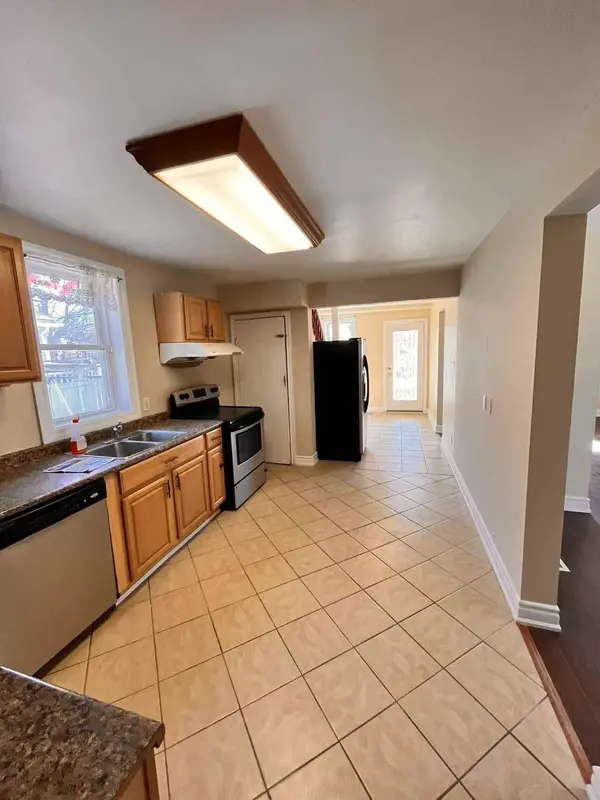 96 John ST, Barrie, ON L4N 2K5