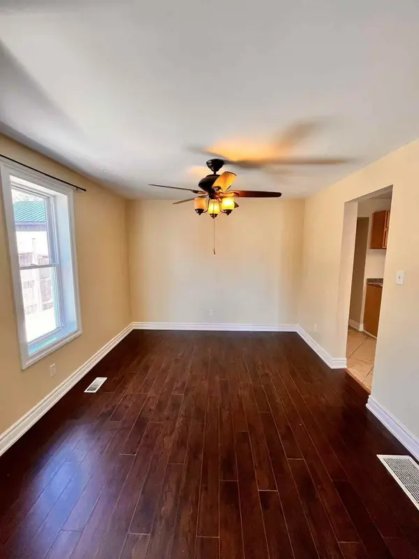 96 John ST, Barrie, ON L4N 2K5