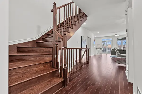 116 Watershield RDG, Barrhaven, ON K2J 5T8