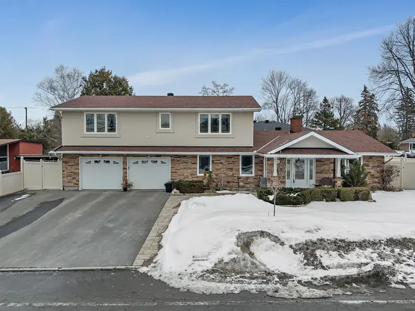 2691 Colman ST, Billings Bridge - Riverside Park And Area, ON K1V 8J7