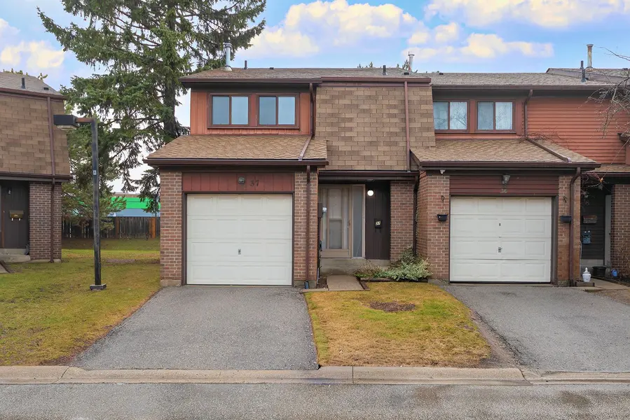 11 Plaisance RD #37, Richmond Hill, ON L4C 5H1