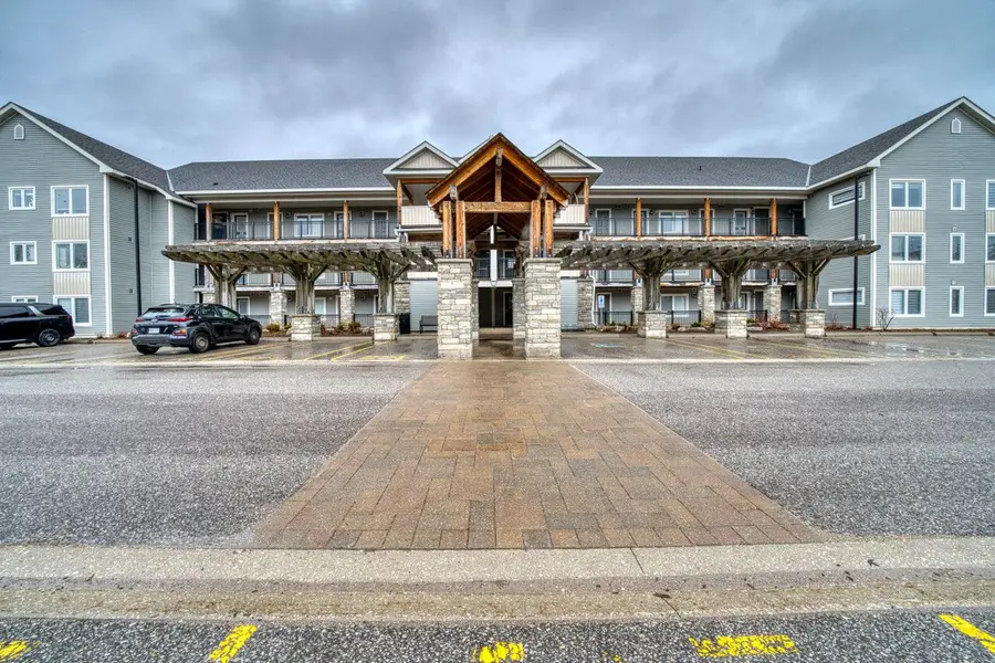 2 Cove CT #302, Collingwood, ON L9Y 0Y6
