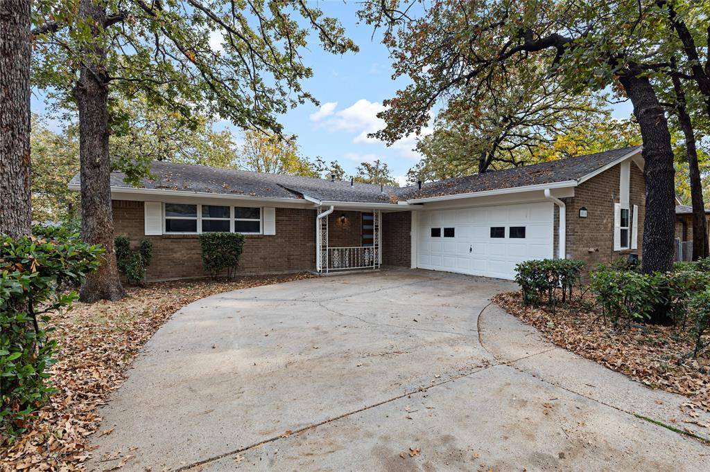 1016 Keith Drive, Hurst, TX 76053