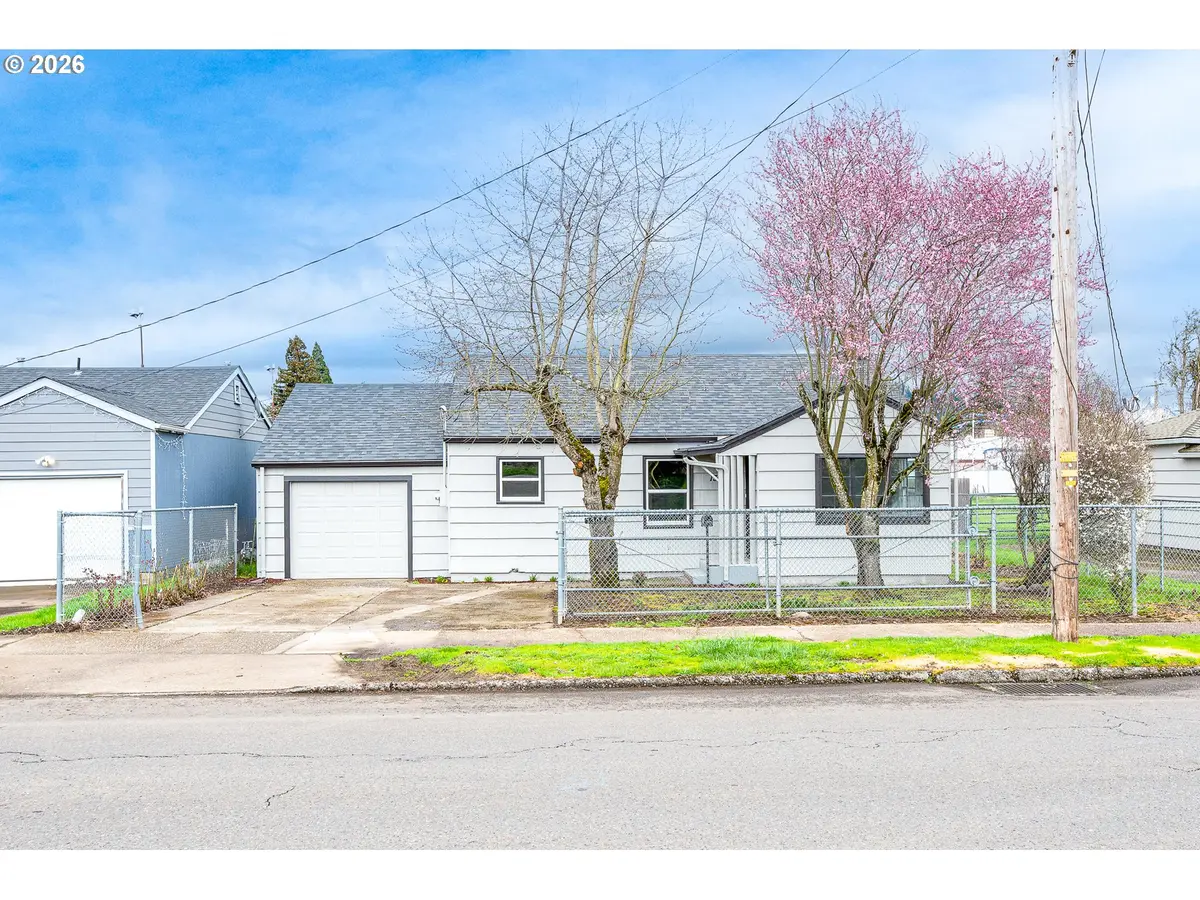 1305 S 2ND ST, Lebanon, OR 97355