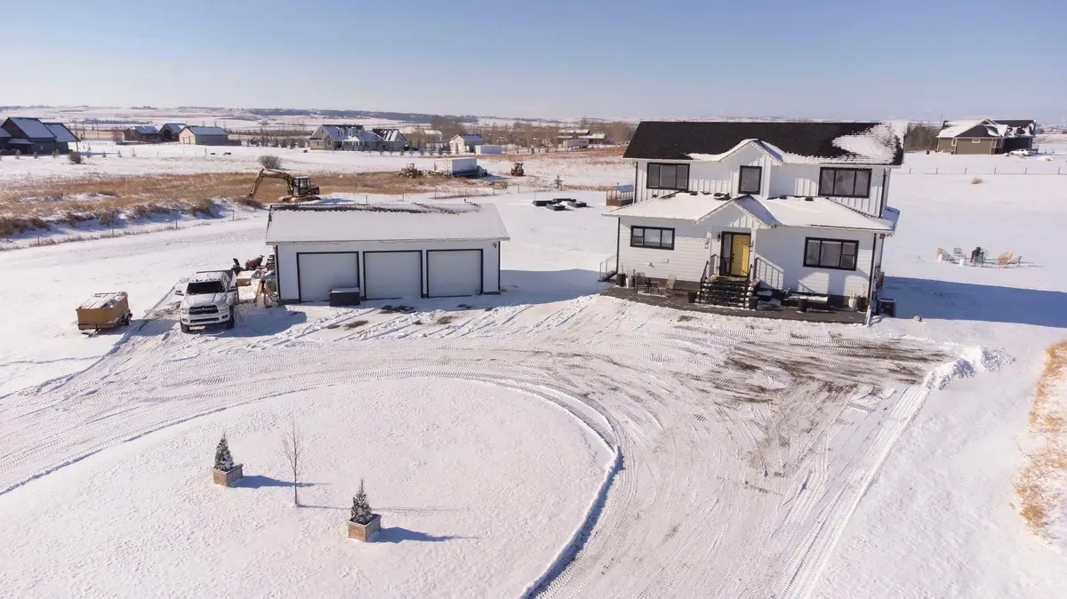 48229 365 AVE E, Rural Foothills County, AB T1S 5W8