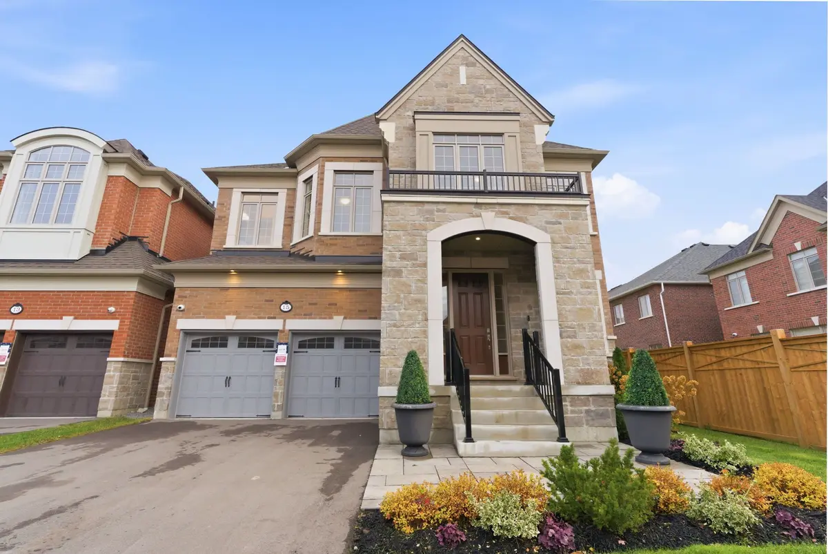 15 Brabin CIR, Whitby, ON L1P 0C1