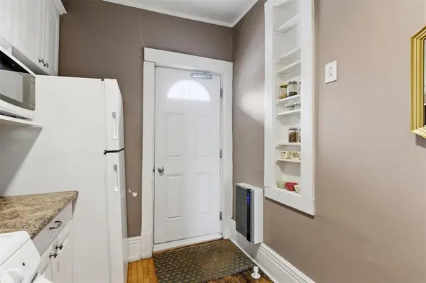 183 Harrow ST, Winnipeg, MB R3M 0A1