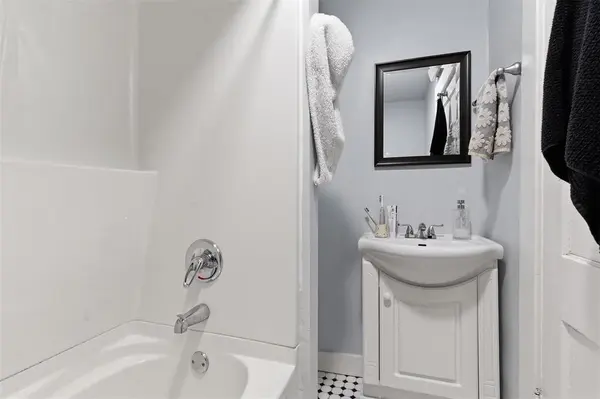 183 Harrow ST, Winnipeg, MB R3M 0A1