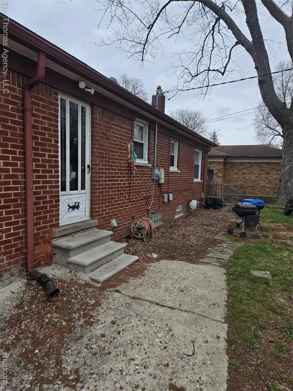 24220 Gardner ST, Oak Park, MI 48237