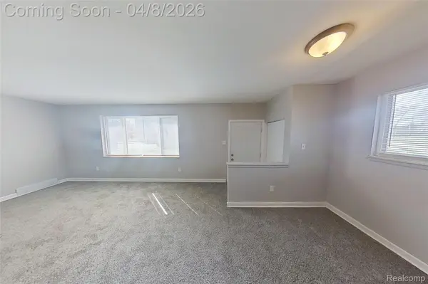 21622 Santa Clara, Detroit, MI 48219
