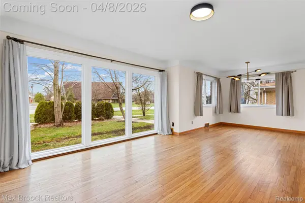 17000 W 13 Mile RD, Beverly Hills Village, MI 48025