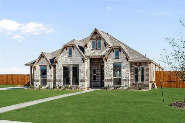 570 Crystal Lake Lane, Red Oak, TX 75154