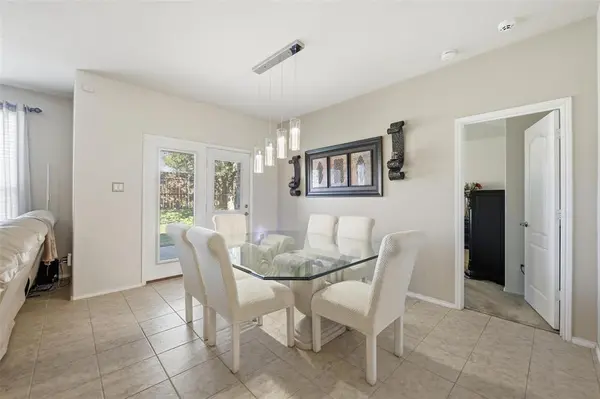 556 Griffith Drive, Saginaw, TX 76179