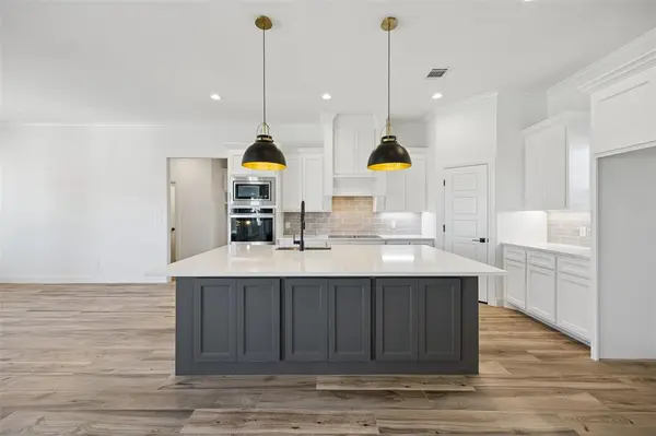 257 Coalson Crossing, Azle, TX 76020