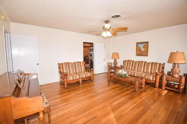 1904 S Walnut, Brady, TX 76825