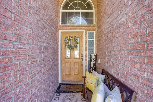 5366 Desert Falls Drive, Fort Worth, TX 76137