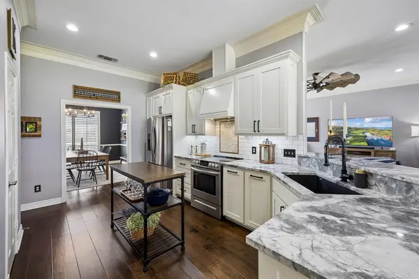 5704 Nutcracker Drive, Granbury, TX 76049