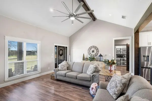 1416 County Road 2329, Como, TX 75431