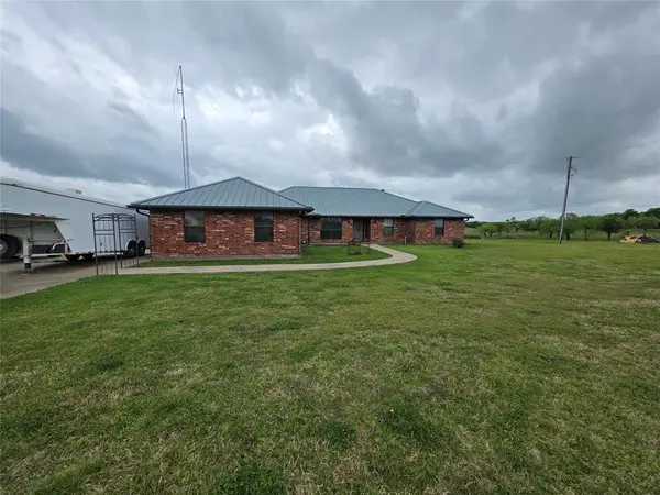484 Hill County Road 4149, Grandview, TX 76050
