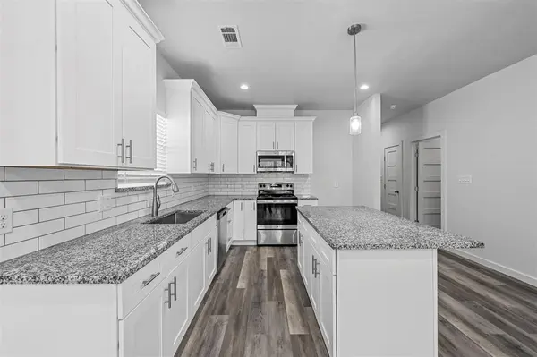 517 E Heron Street, Denison, TX 75021