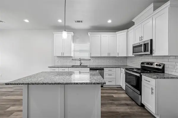 517 E Heron Street, Denison, TX 75021