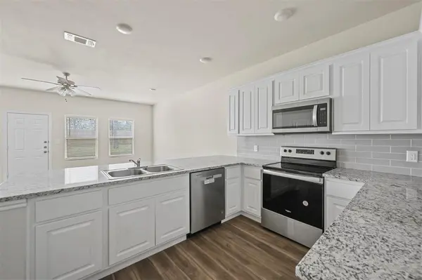 601 Thomas Street #2, Bonham, TX 75418