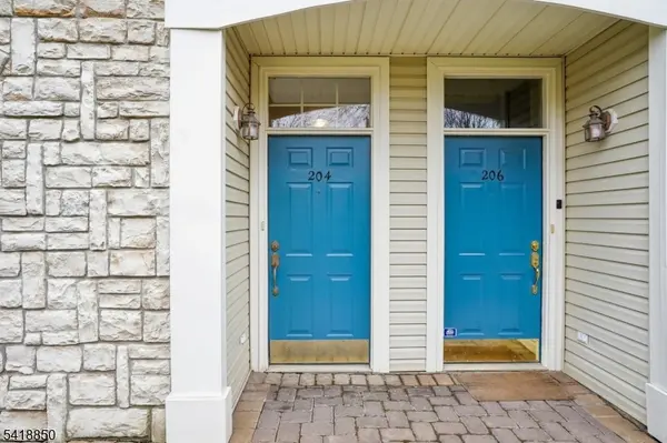 204 Edmonton Ct, Livingston Twp., NJ 07039