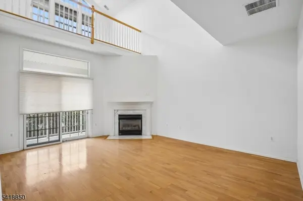 204 Edmonton Ct, Livingston Twp., NJ 07039