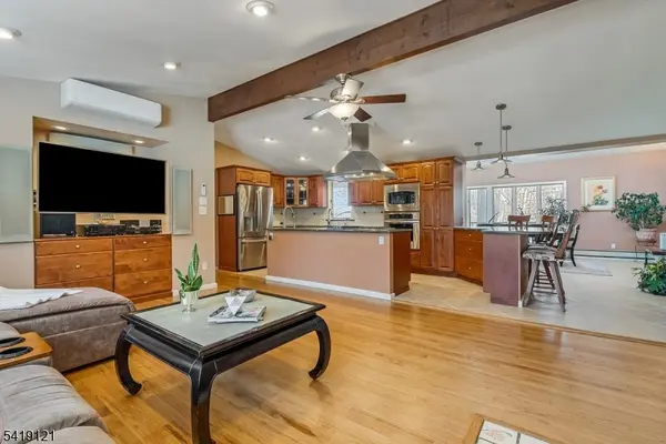 1044 Summit Ln, Mountainside Boro, NJ 07092