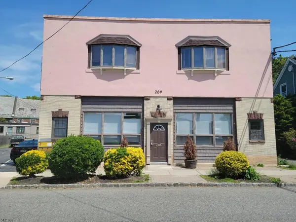 209 Cooper Ave, Ste 7, Montclair Twp., NJ 07043