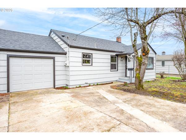 1305 S 2ND ST, Lebanon, OR 97355